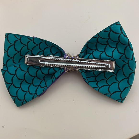 Disney Bow - Picture 2 of 3